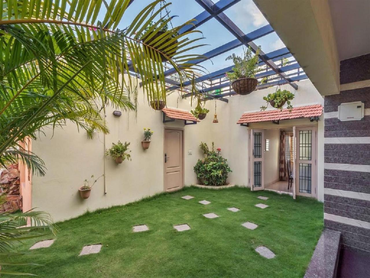 Hotel Felicity Inn Egl By Sky Stays Bangalore Buitenkant foto